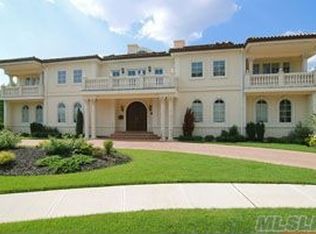 34 Lismore Rd, Lawrence, NY 11559