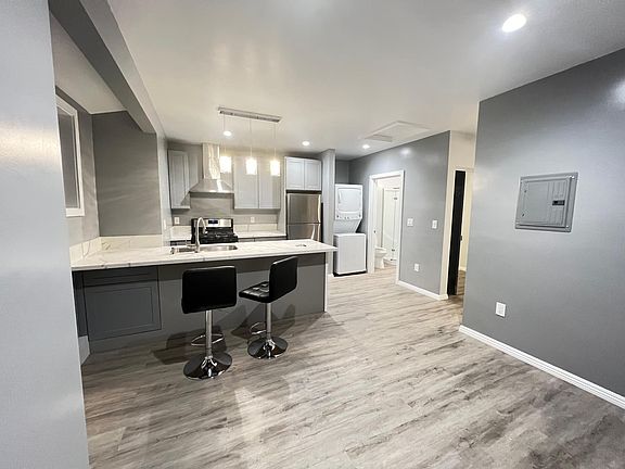 3rd image of 9761 Odessa Ave