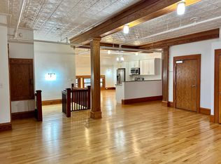 1101 W 9th St #303, Davenport, IA 52804