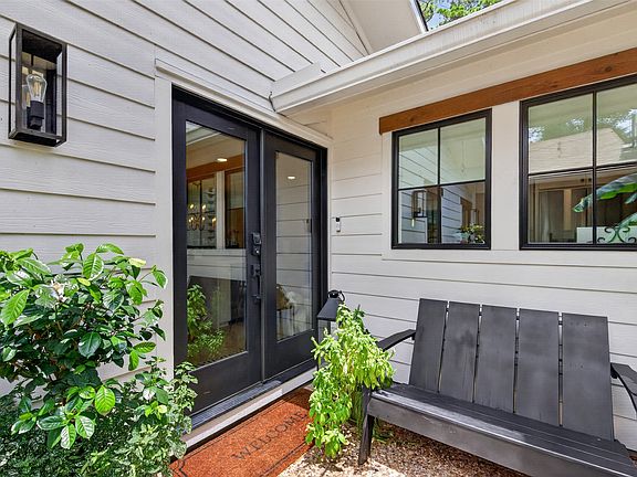 4th image of 5511 Flagstone Dr