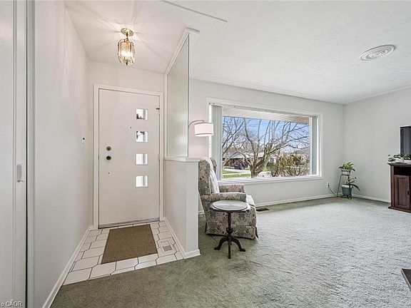 5th image of 106 Ruskview Rd