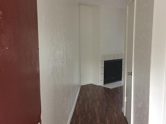 2nd image of 327 Lake Meadows Dr