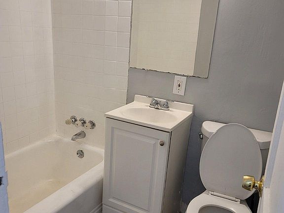 5th image of 5037 Benning Rd SE