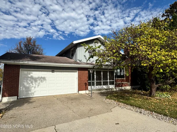 2707 Arthur St, Oregon, OH 43616