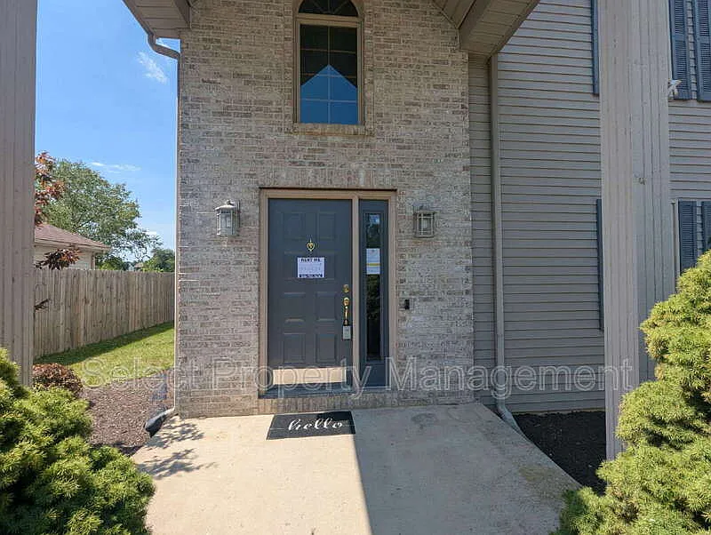3 bed, 2.5 bath, 2653 sqft, $2,499 — Photo 2