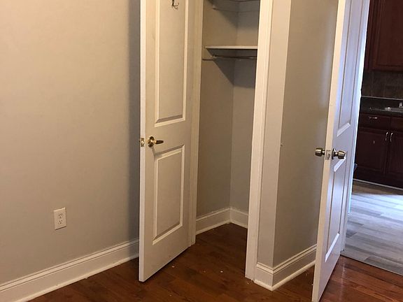 4th image of 416 53rd St APT 5