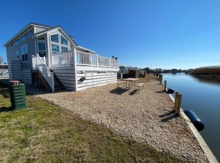 3665 Sandpiper Rd #52, Virginia Beach, VA 23456