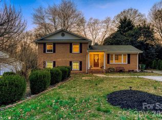 1315 Shady Bluff Dr, Charlotte, NC 28211