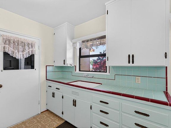 3rd image of 120 Santa Clara St