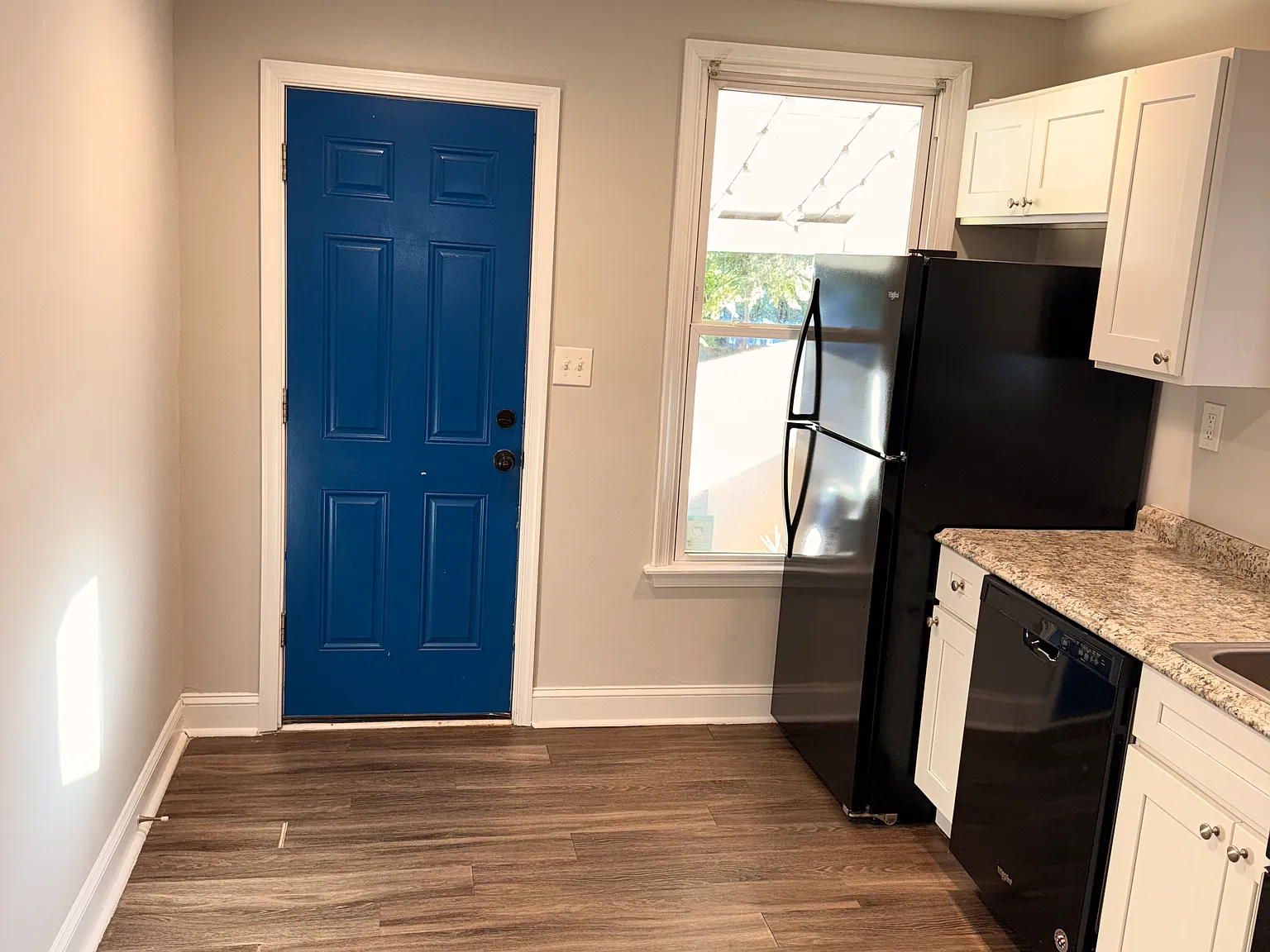 4 bed, 1.5 bath, 1350 sqft, $2,500 — Photo 3