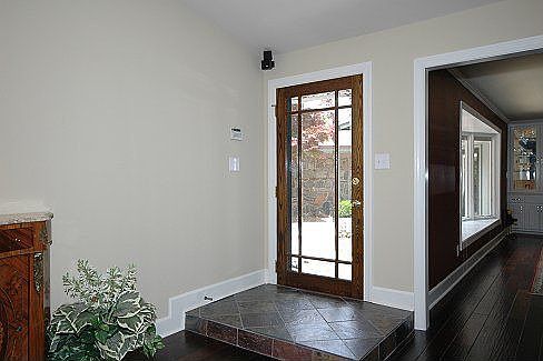 2nd image of 321 Cherry Hill Dr SE