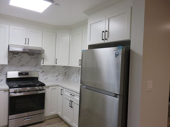 3rd image of 1613 Elm St #Na
