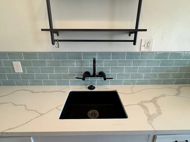 1121 E Chevy Chase Dr #11 — Photo 4