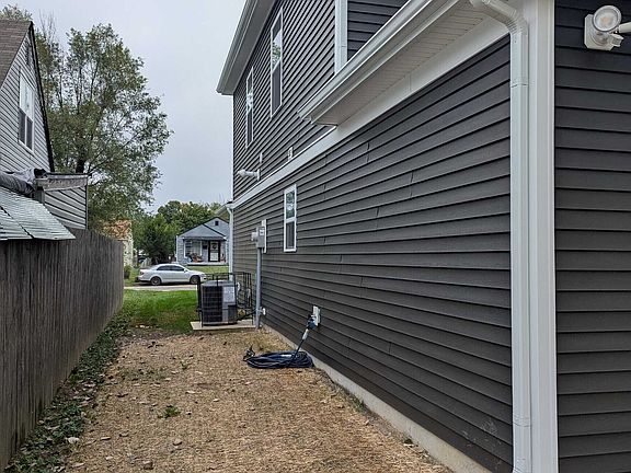 3rd image of 4605 E 35th St