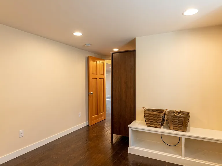 1300 W Franklin St #50 — Photo 15