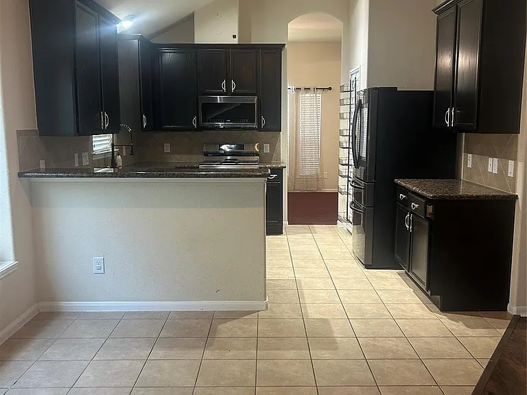 8407 N Broadleaf Ave — Photo 6