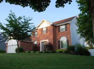 566 Oak Leaf Manor Ct, Ballwin, MO
