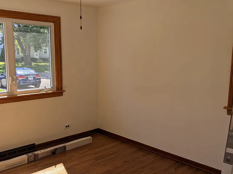 10606 Oak Park Ave — Photo 3