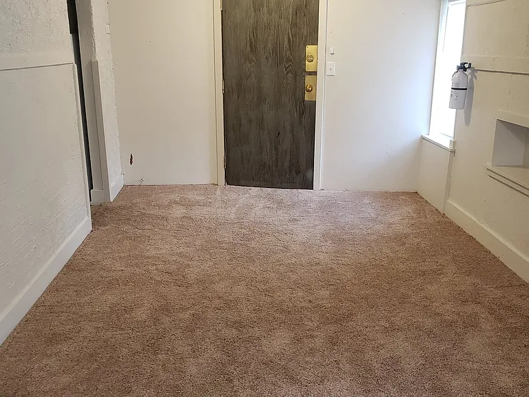 601 E Reed St — Photo 5