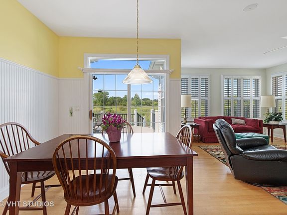 4th image of 358 Longfield Ln
