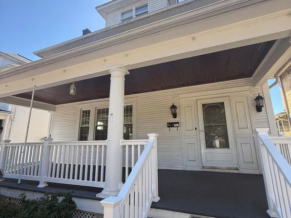 1420 College Ave, Dunmore, PA 18509