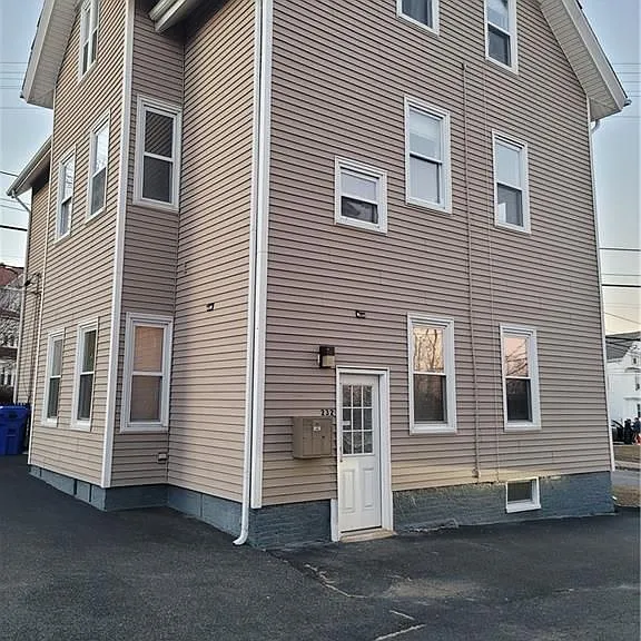 230 Pawtucket Ave — Photo 1