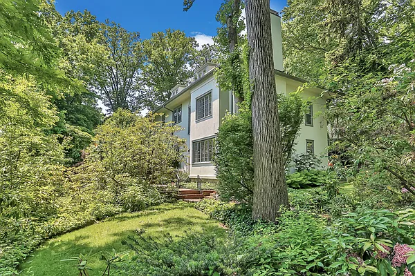Sold by Trebach Realty | media 4