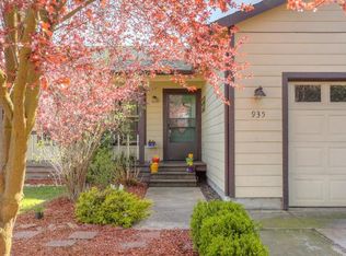 935 Shafer Ln, Medford, OR 97501