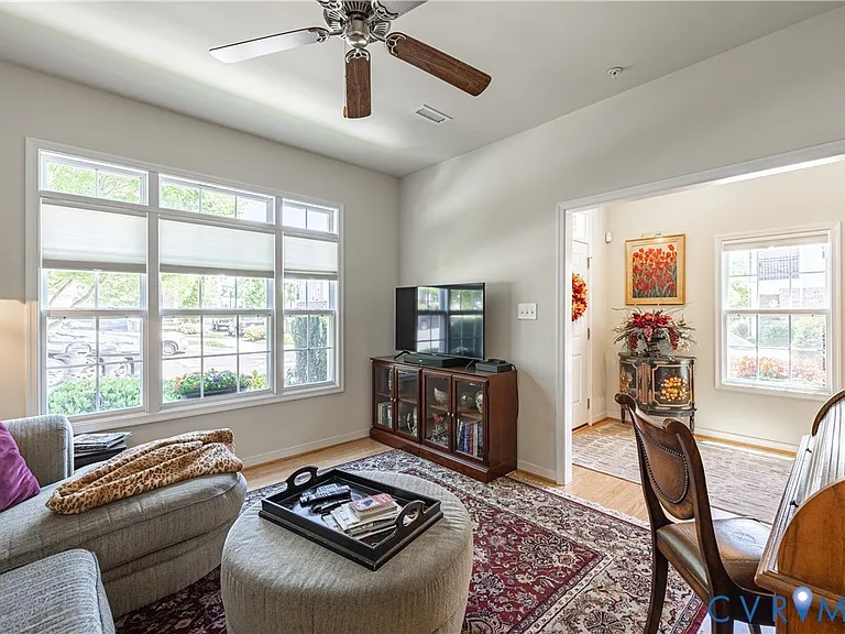 3921 Liesfeld Pl — Photo 9