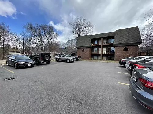 261 N 400 E Photo 1