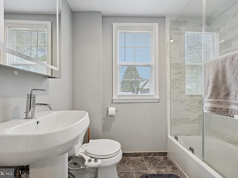 116 Walnut Hill Ln — Photo 11