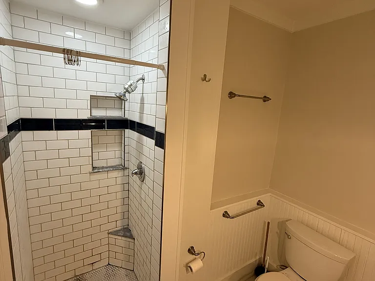 36 N Howell St #2 — Photo 3