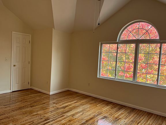 3rd image of 36 Mersereau Ave #3