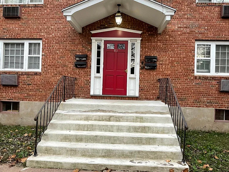 72 Charter Oak St #B — Photo 1