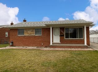 3864 Grange Rd, Trenton, MI 48183