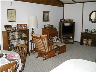 5th image of 1010 Poplar St