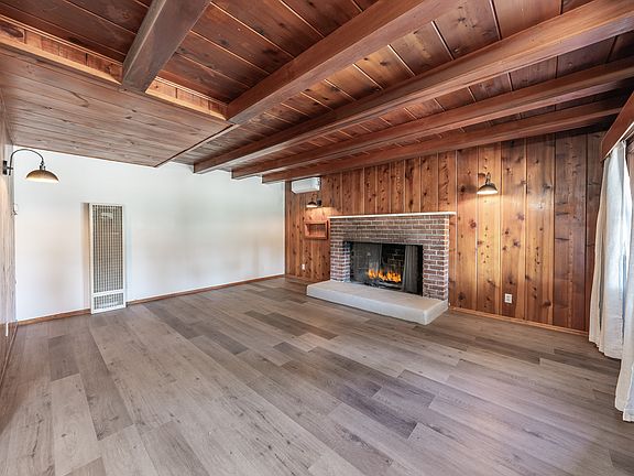2nd image of 584 Villa Ave APT A