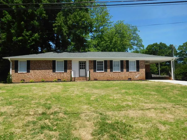121 Robinhood Dr, Gaffney, SC 29340