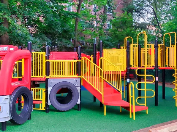 4555 Henry Hudson Pkwy W image 39 of 40