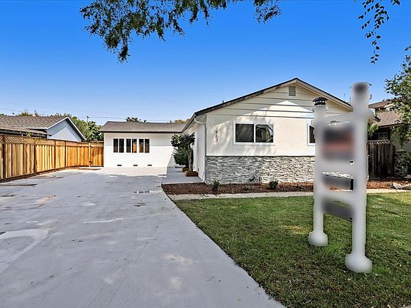 5th image of 883 Redbird Dr