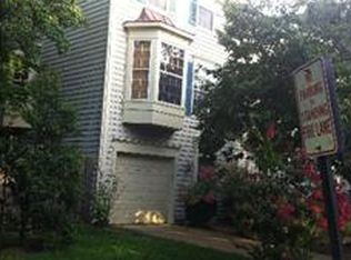1195 Cypress Tree Pl, Herndon, VA 20170