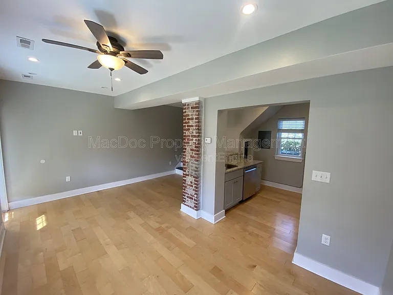 1115 Winchester St #C — Photo 6