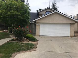 1878 E Deyoung Dr, Fresno, CA 93720