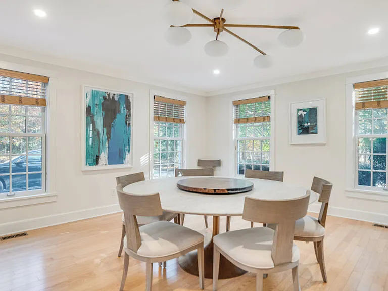 317 W Neck Rd — Photo 10