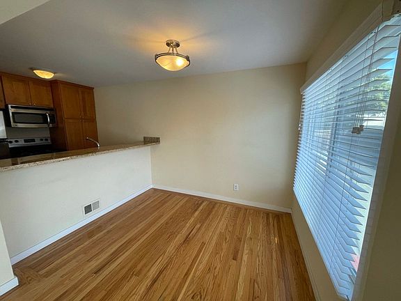 4th image of 1907 Murchison Dr APT 6