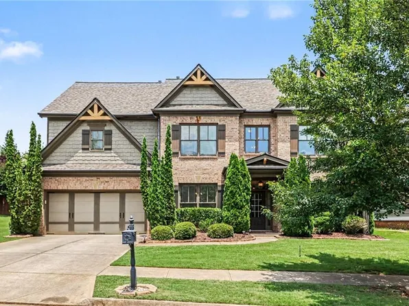 1146 Whisper Cove Dr, Buford, GA 30518