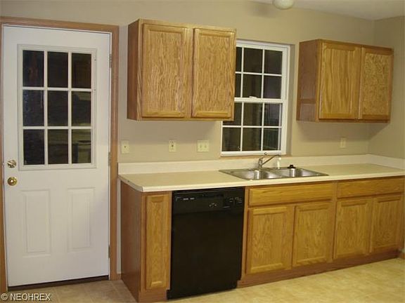 4th image of 280 Whipple Ave