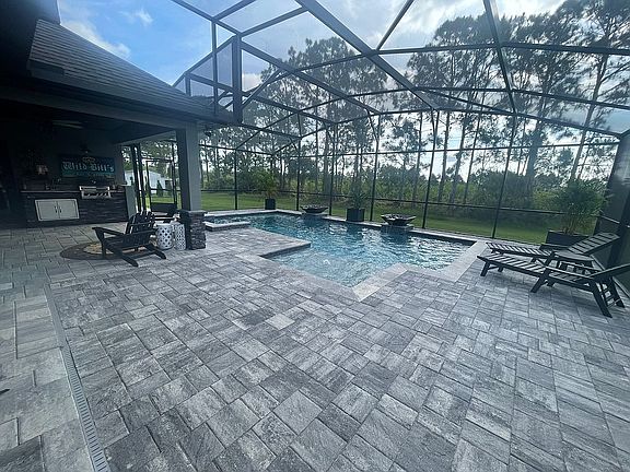 4th image of 2715 Fawn Lake Blvd