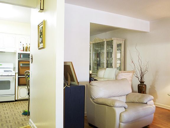 2nd image of 9309 Avenue N