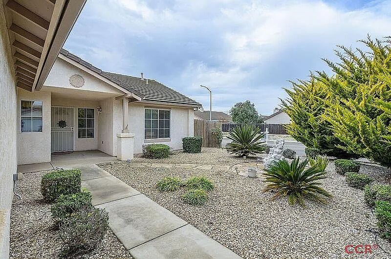 1st image of 502 E San Luis Dr